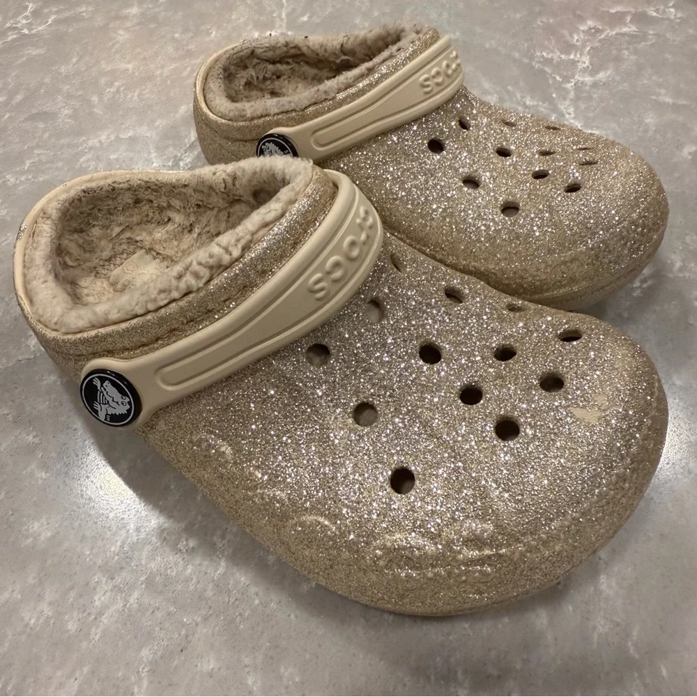 Crocs Gold Glitter Faux Fur Lined Clogs Toddler 11 EUC